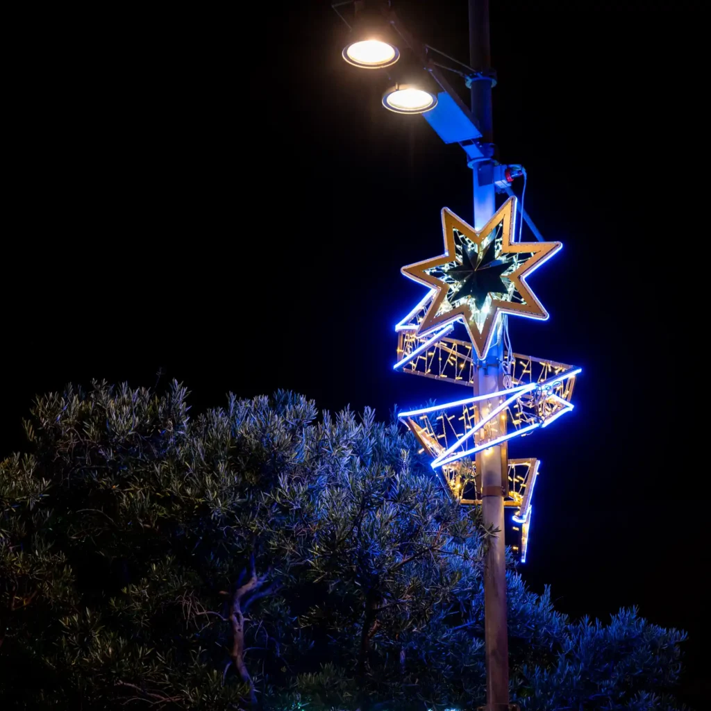 commercial holiday decorations
