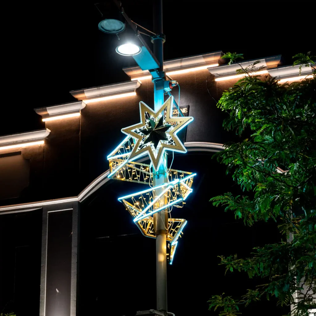 commercial outdoor christmas decorations