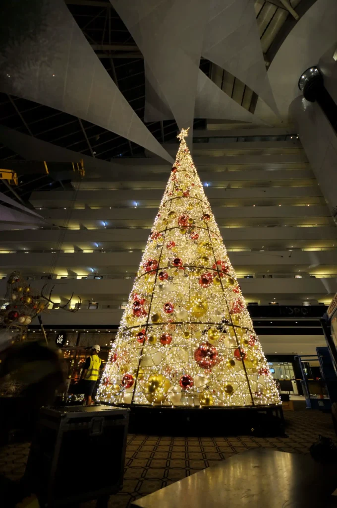 commercial christmas displays